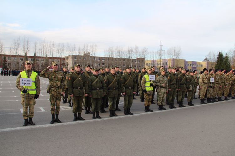 Чемпионат военного института среди взводов выпускных курсов по военно-прикладному спорту (марш-бросок 5 км).
