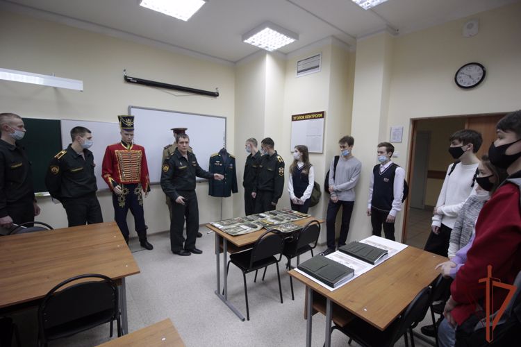 В Пермском военном институте организована и проведена Олимпиада по химии.