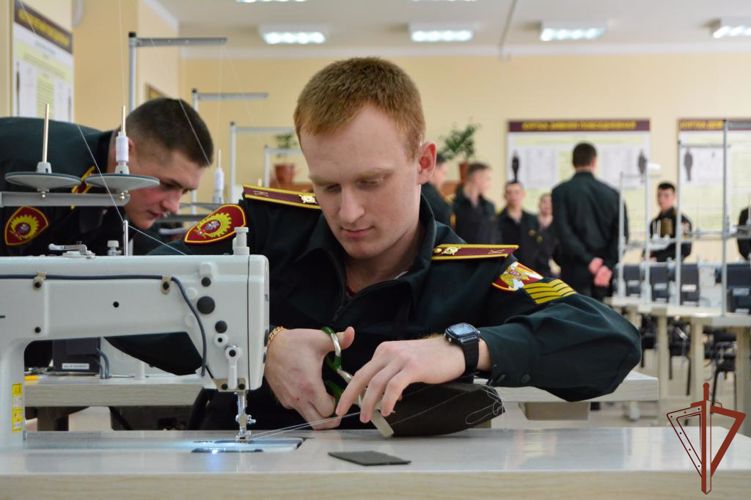 В военном институте проведён конкурс «Лучший портной — 2022»