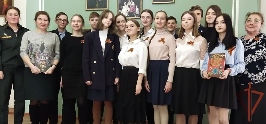 В Пермской православной классической гимназии прошёл урок мужества «Вам, беззаветным защитникам...»
