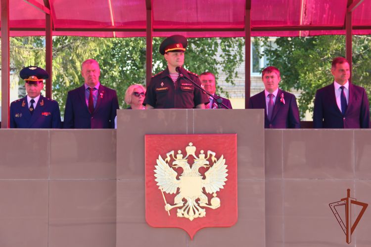 В Пермском военном институте прошли торжественные мероприятия, посвященные Дню Государственного флага Российской Федерации