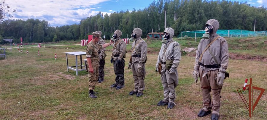 В Пермском военном институте проводится полевой выход со специалистами службы радиационной, химической и биологической защиты и лагерный сбор с отработкой задач полигонных работ
