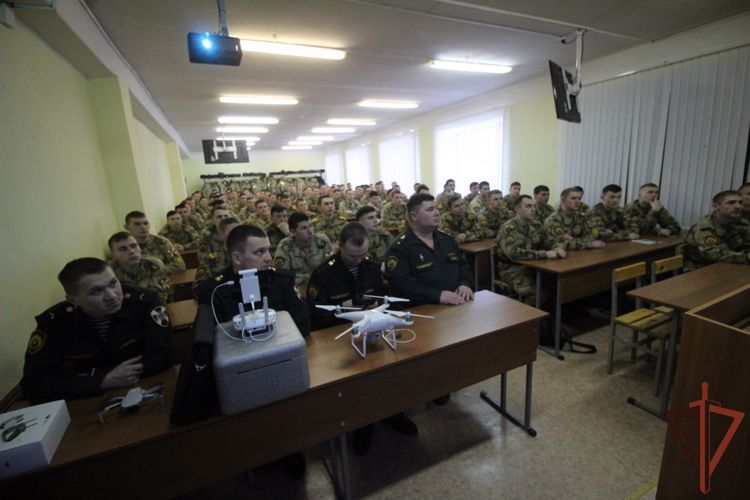 В Пермском военном институте проведено занятие с курсантами выпускных курсов военного института, специалистами военно-спортивной подготовки «Стрелец» (г. Пермь)