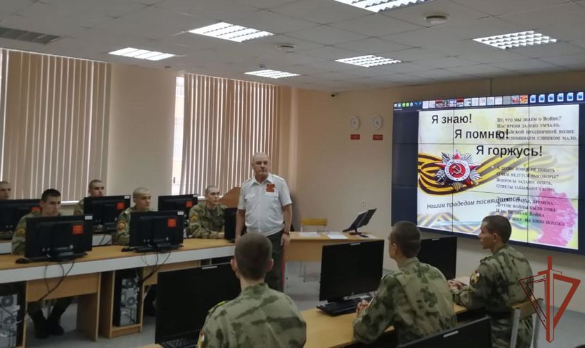 В проведении военно-политического информирования с курсантами факультета связи принял участие председатель совета ветеранов боевых действий Свердловского района г. Перми