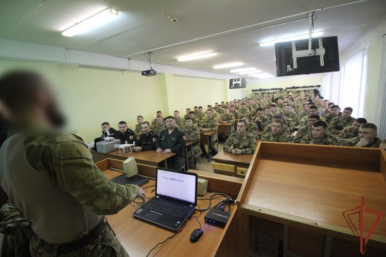 В Пермском военном институте проведено занятие с курсантами выпускных курсов военного института, специалистами военно-спортивной подготовки «Стрелец» (г. Пермь)