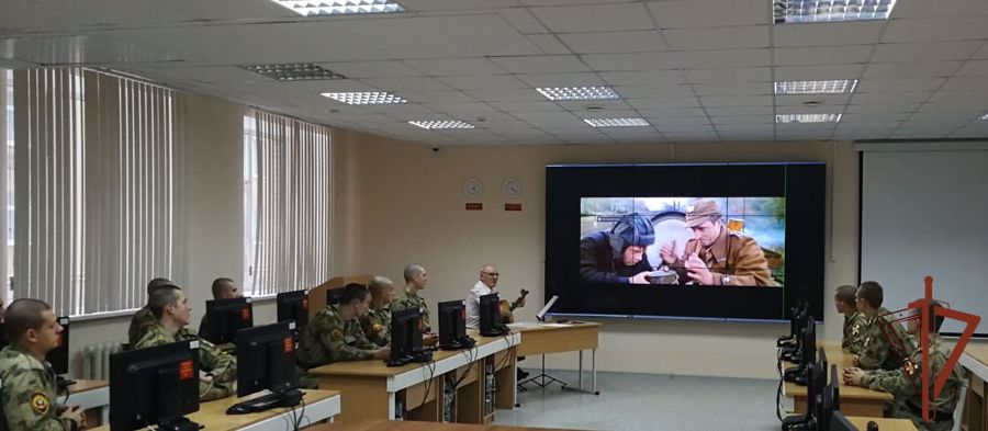 В проведении военно-политического информирования с курсантами факультета связи принял участие председатель совета ветеранов боевых действий Свердловского района г. Перми