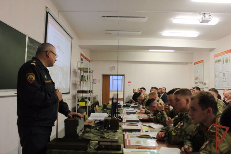 В Пермском военном институте проведено показное занятие по дисциплине «Устройство и преодоление инженерных заграждений»