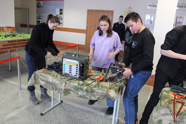 В Пермском военном институте войск национальной гвардии Российской Федерации проведена олимпиада «Юный связист»