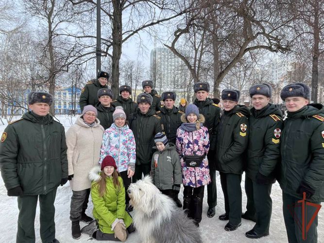 Курсанты факультета (кинологического) стали участниками акции «Собака-обнимака»