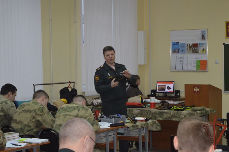 В Пермском военном институте проведено показное занятие по дисциплине «Теоретические и методические основы дрессировки служебных собак»