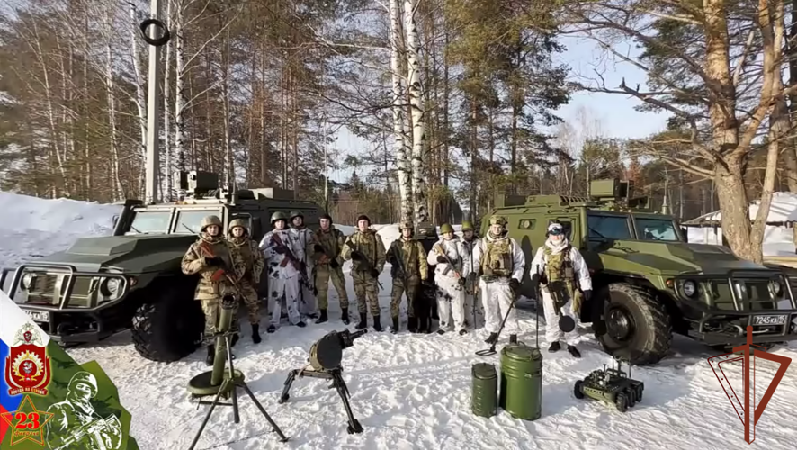 Военнослужащие военного института поздравили участников специальной военной операции с Днем защитника Отечества
