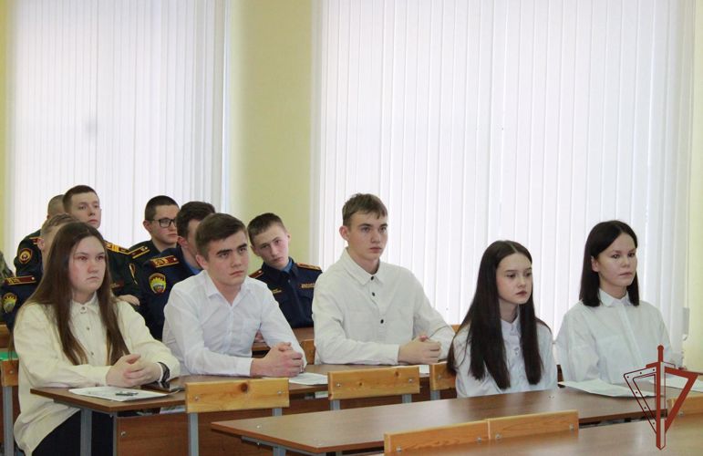 В Пермском военном институте проведён круглый стол, посвящённый 80-летию со дня Победы в Сталинградской битве