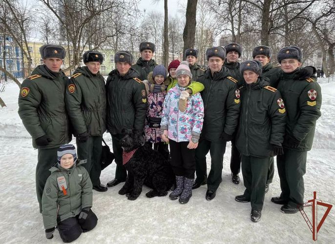 Курсанты факультета (кинологического) стали участниками акции «Собака-обнимака»