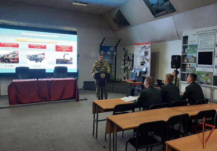 С курсантами 5 курса факультета инженерного обеспечения проведено занятие на базе центра инженерно-технического обеспечения Росгвардии.