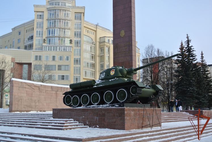 Военнослужащие военного института приняли участие в проведении мероприятий, посвященных 80-летию Уральского добровольческого танкового корпуса