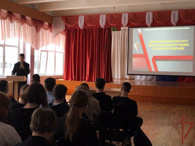 Курсанты факультета связи в ходе учебной (войсковой) практики провели агитационно-пропагандистскую работу