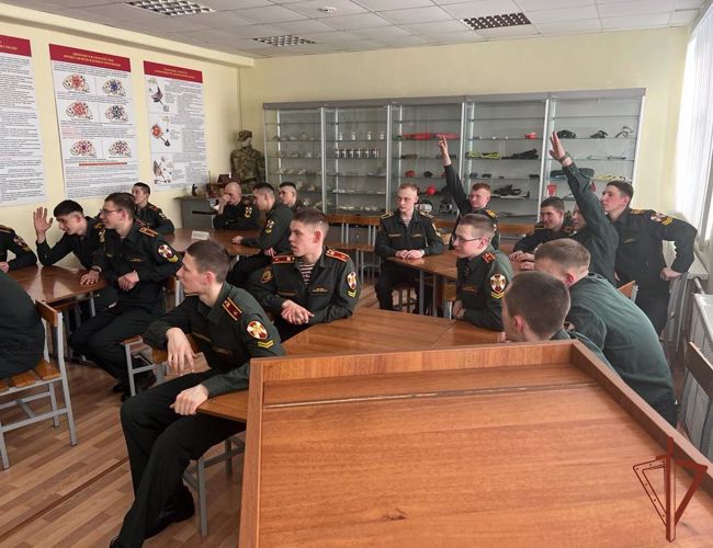 В Пермском военном институте проведена викторина   по теории и методике дрессировки служебных собак