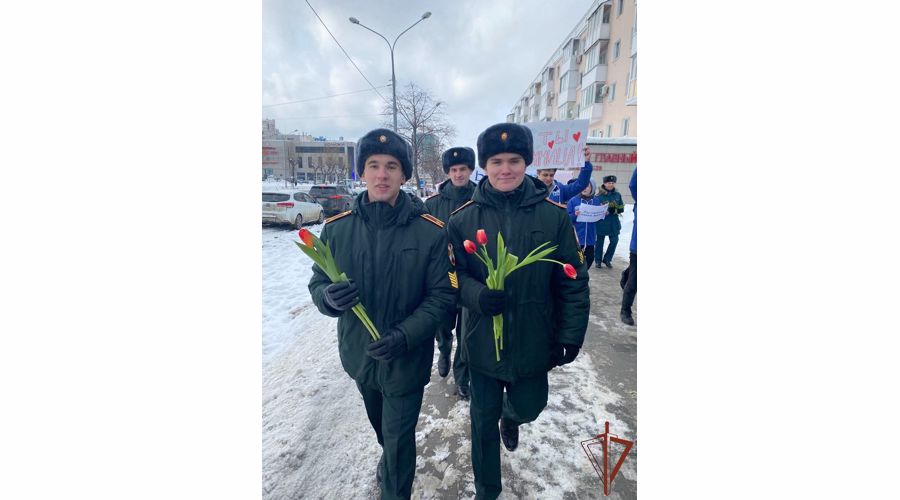 Курсанты военного института приняли участие в ежегодной акции «Вам, любимые», посвященной Международному женскому дню