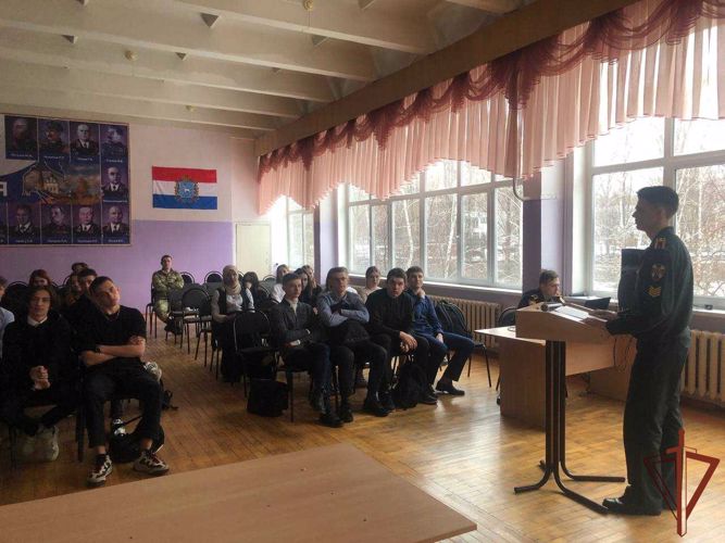 Курсанты факультета связи в ходе учебной (войсковой) практики провели агитационно-пропагандистскую работу