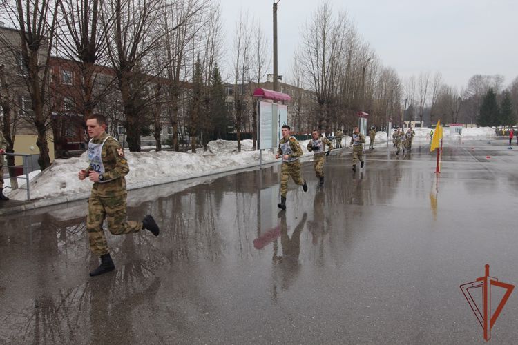 Военнослужащие Пермского военного института приняли участие в спортивном празднике, посвященном Дню войск  национальной гвардии Российской Федерации