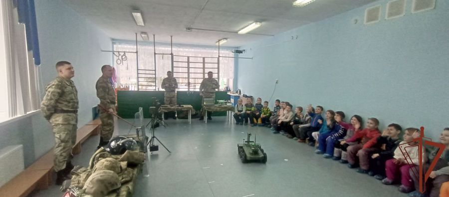 Офицеры Пермского военного института посетили детский сад № 400