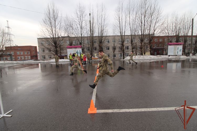 Военнослужащие Пермского военного института приняли участие в спортивном празднике, посвященном Дню войск  национальной гвардии Российской Федерации
