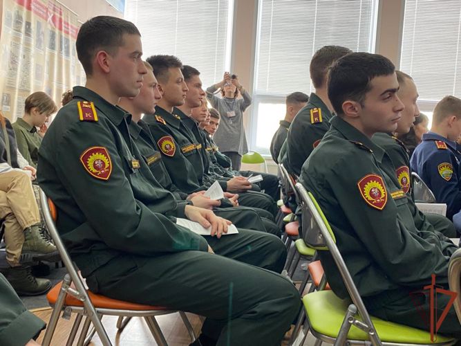 Военнослужащие военного института приняли участие в проведении мероприятий, посвященных 80-летию Уральского добровольческого танкового корпуса