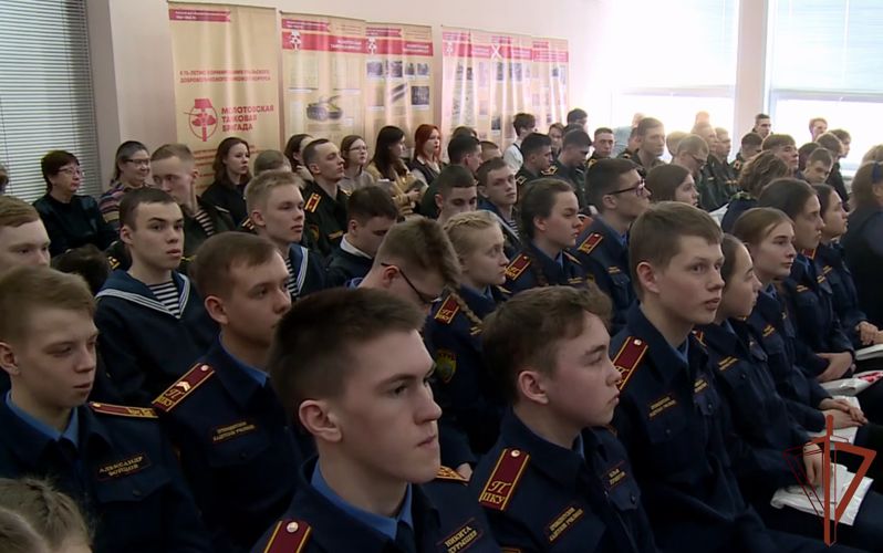Военнослужащие военного института приняли участие в проведении мероприятий, посвященных 80-летию Уральского добровольческого танкового корпуса