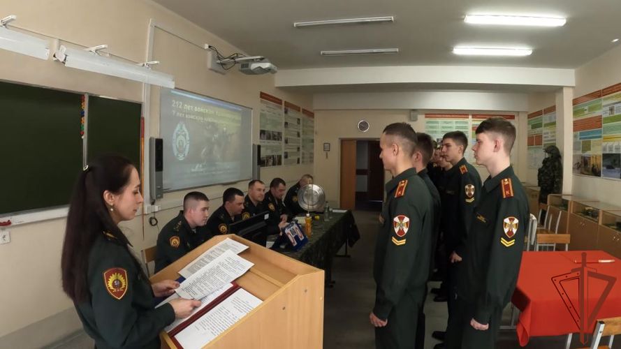 В  военном институте проведена викторина, посвящённая годовщине образования войск правопорядка