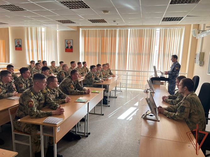 С курсантами Пермского военного института проведено военно-политическое информирование