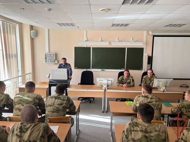 С курсантами Пермского военного института проведено военно-политическое информирование