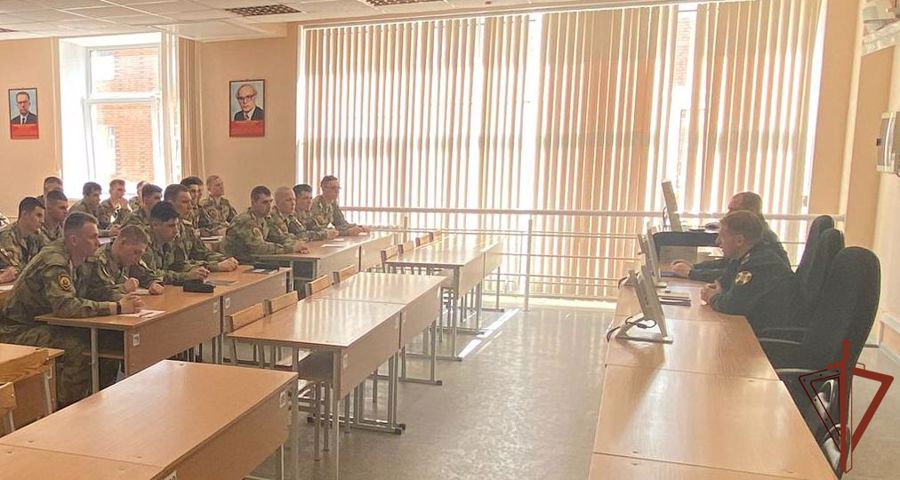 На факультете связи проведено консультирование по военно-социальным (социальным) вопросам курсантов выпускного курса