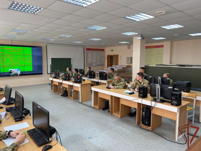 С курсантами по направлению подготовки «Инфокоммуникационные технологии и системы связи» проведено групповое занятие в режиме видео-конференц-связи