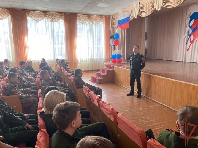 Курсанты факультета артиллерийского вооружения в ходе прозводственной (технологической) практики провели агитационно-пропагандистскую работу в учебных заведениях города Ижевска