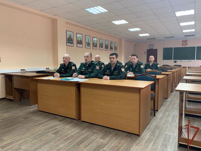 Адъюнкты очного обучения адъюнктуры (очного и заочного обучения) приняли участие в Международной онлайн научно-практической конференции на тему «Обеспечение общественной безопасности: отечественный и зарубежный опыт»