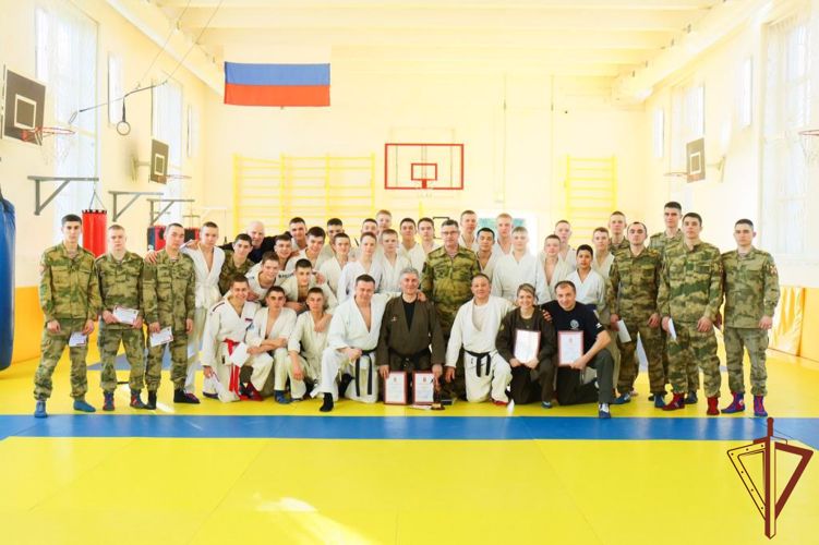 Участие военнослужащих Пермского военного института войск национальной гвардии Российской Федерации в учебно-тренировочном семинаре по «САМООБОРОНЕ»