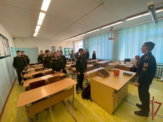Курсанты факультета артиллерийского вооружения в ходе прозводственной (технологической) практики провели агитационно-пропагандистскую работу в учебных заведениях города Ижевска