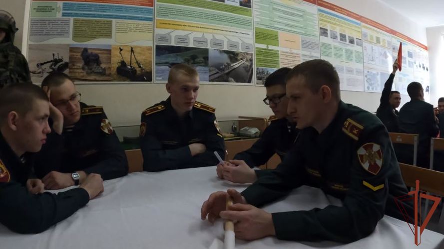 В  военном институте проведена викторина, посвящённая годовщине образования войск правопорядка