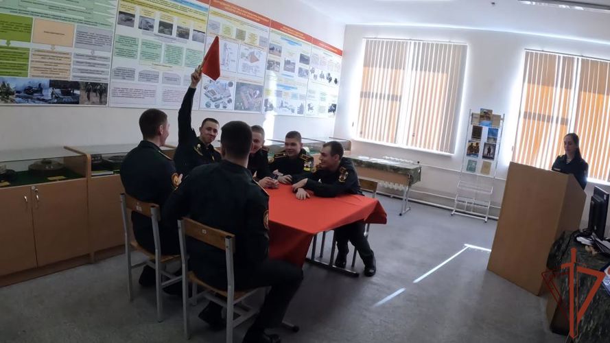 В  военном институте проведена викторина, посвящённая годовщине образования войск правопорядка
