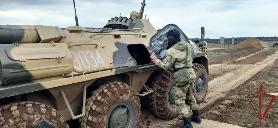 В Пермском военном институте курсанты выпускного курса приступили к сдаче экзамена по огневой подготовке
