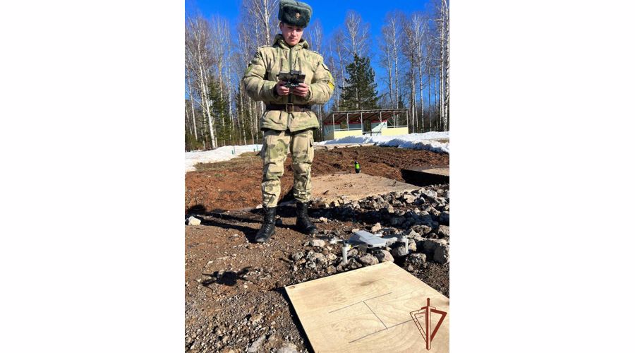 В  военном институте проведены практические занятия по управлению беспилотными воздушными судами