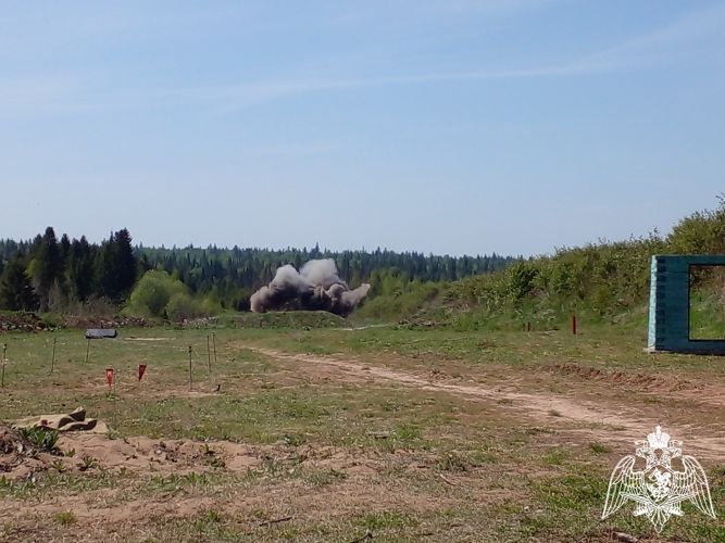 Курсанты факультета (инженерного обеспечения) Пермского военного института в ходе практики взрывных работ совершенствовали навык в организации разрушения объектов на коммуникациях взрывным способом
