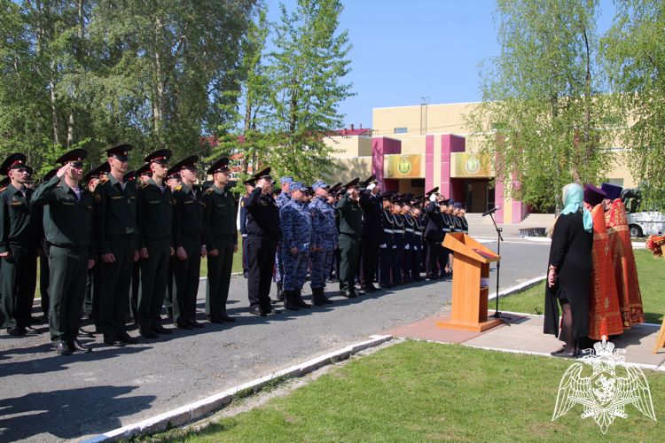 В Пермском военном институте прошло торжественное мероприятие по передаче иконы с частицами мощей Святого великомученика Дмитрия Солунского