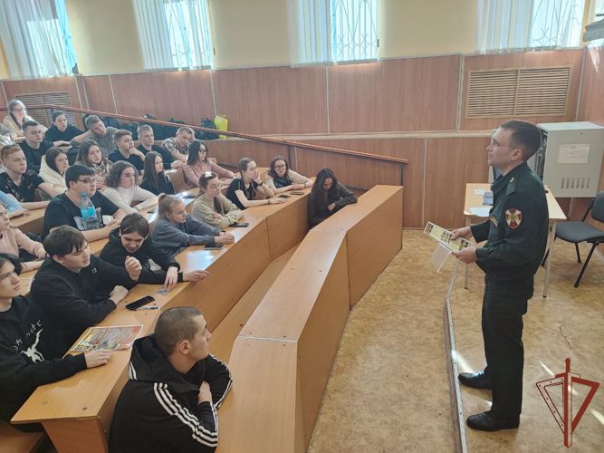 Военнослужащие факультета (связи) Пермского военного института провели агитационные мероприятия в учебных заведениях городов Перми и Калуги
