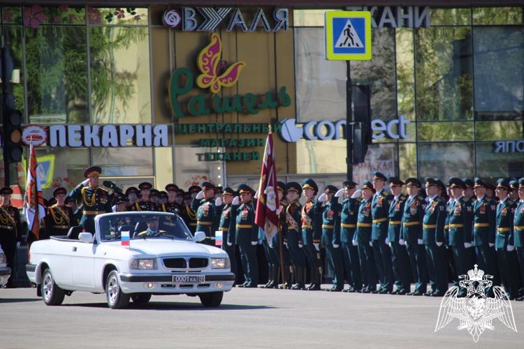 Военнослужащие Пермского военного института приняли участие в праздничных мероприятиях, посвященных Дню Победы советского народа в Великой Отечественной войне