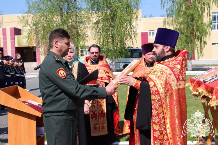 В Пермском военном институте прошло торжественное мероприятие по передаче иконы с частицами мощей Святого великомученика Дмитрия Солунского