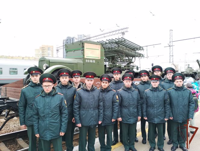 Курсанты Пермского военного института посетили «Эшелон Победы»