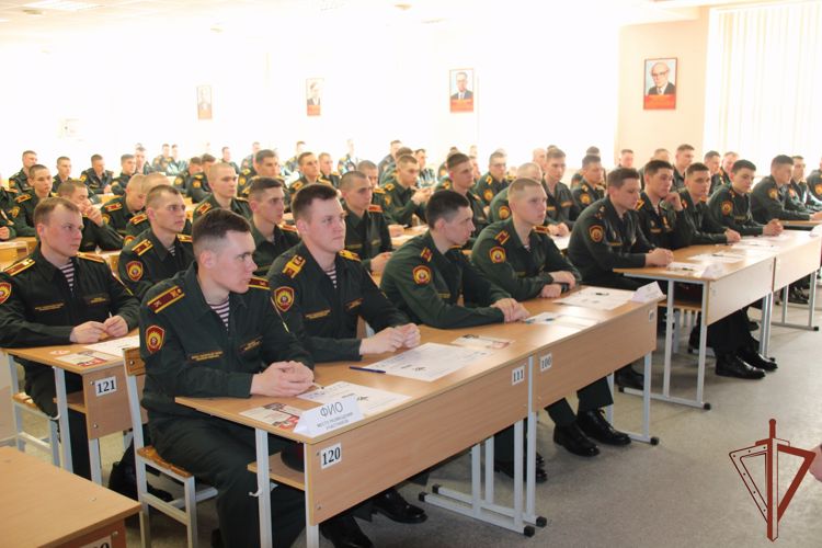 Личный состав Пермского военного института принял участие в ежегодной Международной просветительско-патриотической акции «Диктант Победы», посвященной событиям Великой Отечественной войны 1941-1945 годов