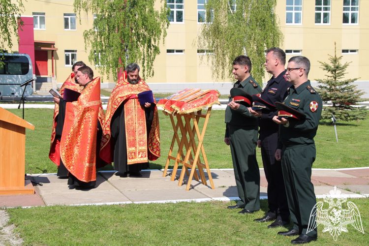 В Пермском военном институте прошло торжественное мероприятие по передаче иконы с частицами мощей Святого великомученика Дмитрия Солунского