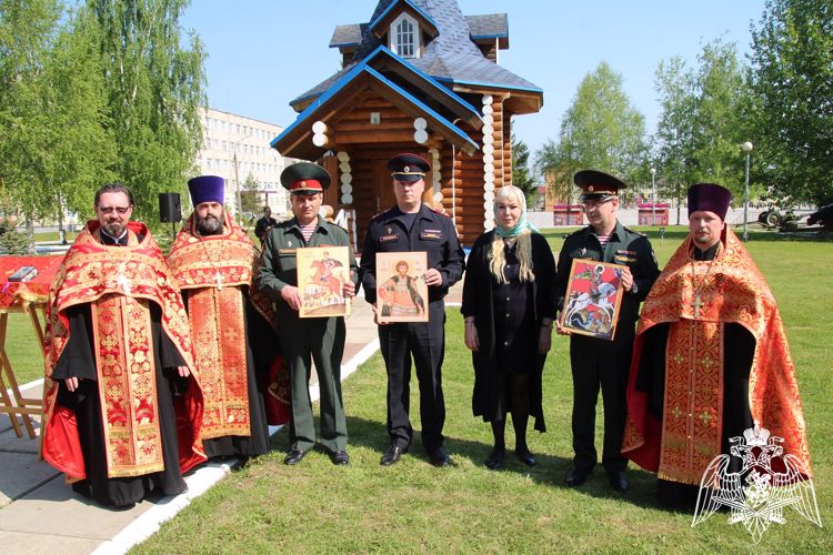 В Пермском военном институте прошло торжественное мероприятие по передаче иконы с частицами мощей Святого великомученика Дмитрия Солунского